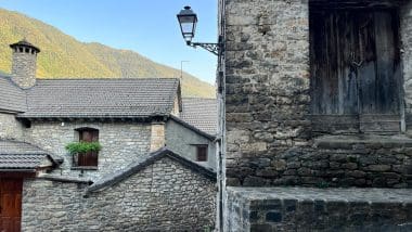 Urok Torli przyciąga turystów z całej Europy. Wioska w Pirenejach