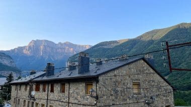 Urok Torli przyciąga turystów z całej Europy. Wioska w Pirenejach