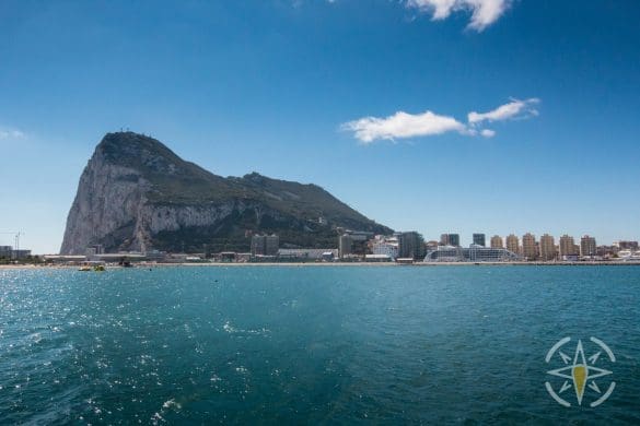 Widok na majestatyczne Gibraltar z charakterystyczną skałą