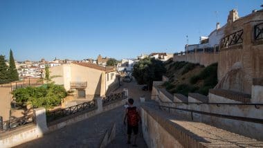 Guadix - miasto gdzie żyje się… w jaskiniach