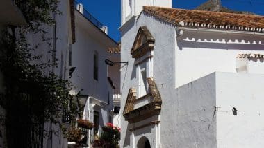Istan - Andaluzyjskie, Białe Miasteczko Na Wybrzeżu Słońca