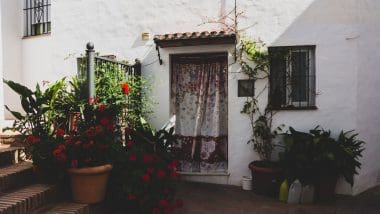 Istan - Andaluzyjskie, Białe Miasteczko Na Wybrzeżu Słońca