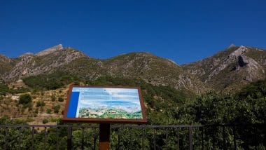 Istan - Andaluzyjskie, Białe Miasteczko Na Wybrzeżu Słońca