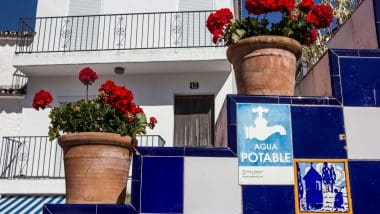 Istan - Andaluzyjskie, Białe Miasteczko Na Wybrzeżu Słońca