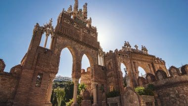 Zjawiskowy Zamek Castillo De Colomares W Benalmadenie
