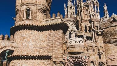 Zjawiskowy Zamek Castillo De Colomares W Benalmadenie