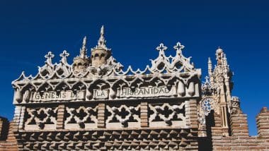 Zjawiskowy Zamek Castillo De Colomares W Benalmadenie