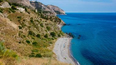 Video | Bajeczne plaże i klify Maro