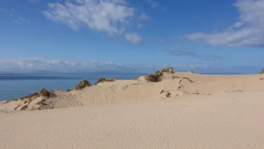 Plaża Valdevaqueros, raj dla miłośników plaży i sportów wodnych