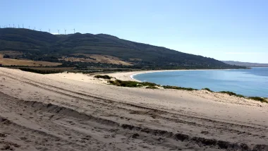 Plaża Valdevaqueros, raj dla miłośników plaży i sportów wodnych