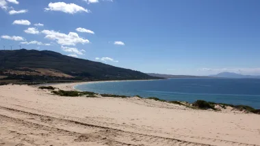 Plaża Valdevaqueros, raj dla miłośników plaży i sportów wodnych