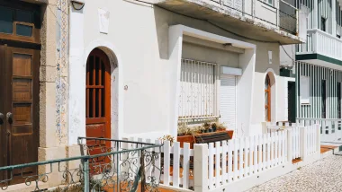 Pasiaste domy w Costa Nova - wizytówka Portugalii