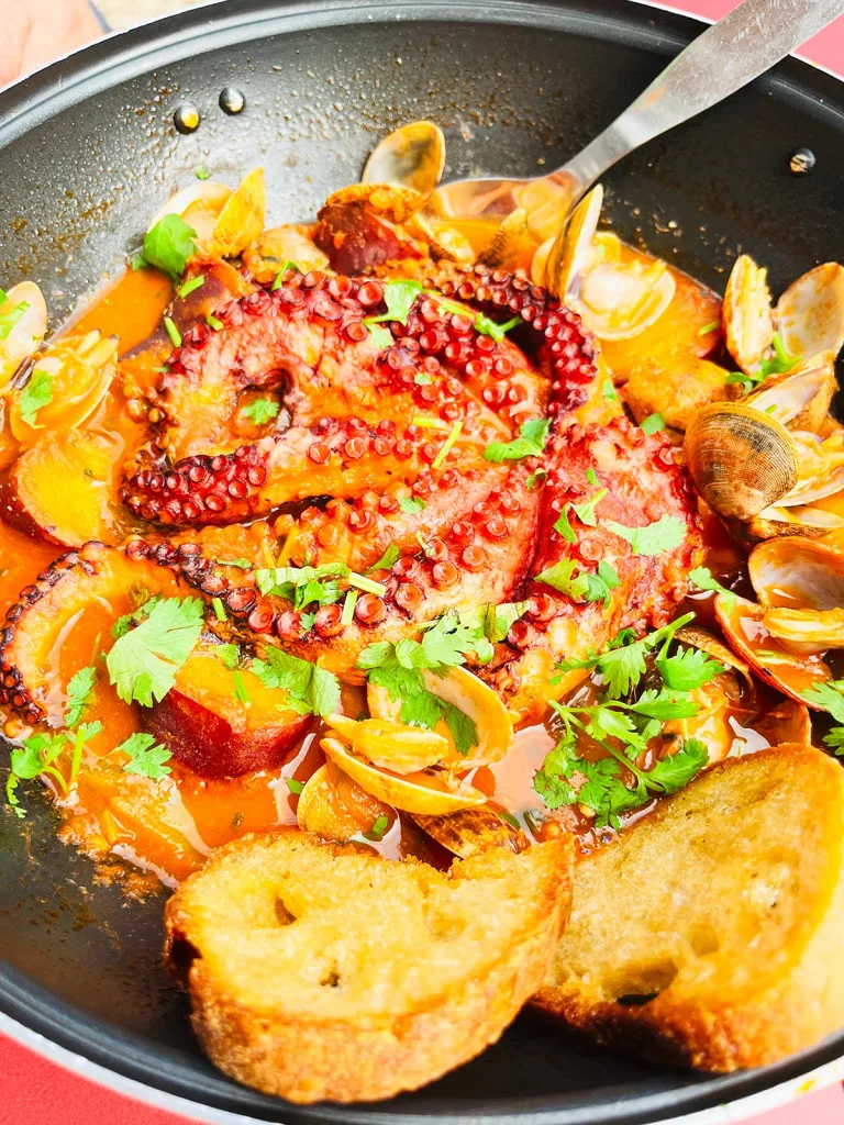 Cataplana - Tradycyjna Potrawa Kuchni Portugalskiej