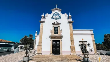 Zabytki Algarve. Kościół Sao Lourenco W Almancil