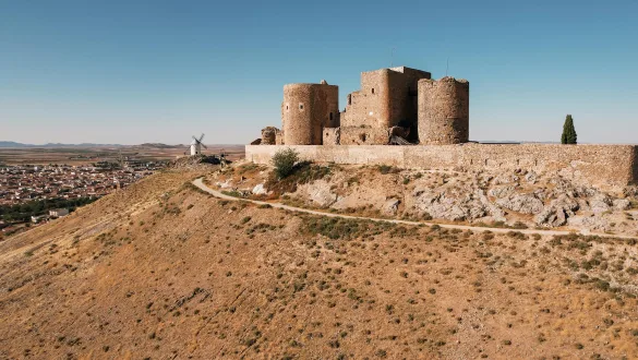 Malownicze Wiatraki Don Kichota - Odkryj Consuegrę W Regionie La Mancha