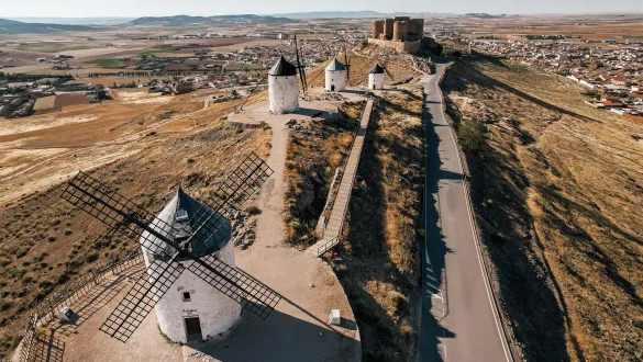 Malownicze Wiatraki Don Kichota - Odkryj Consuegrę W Regionie La Mancha