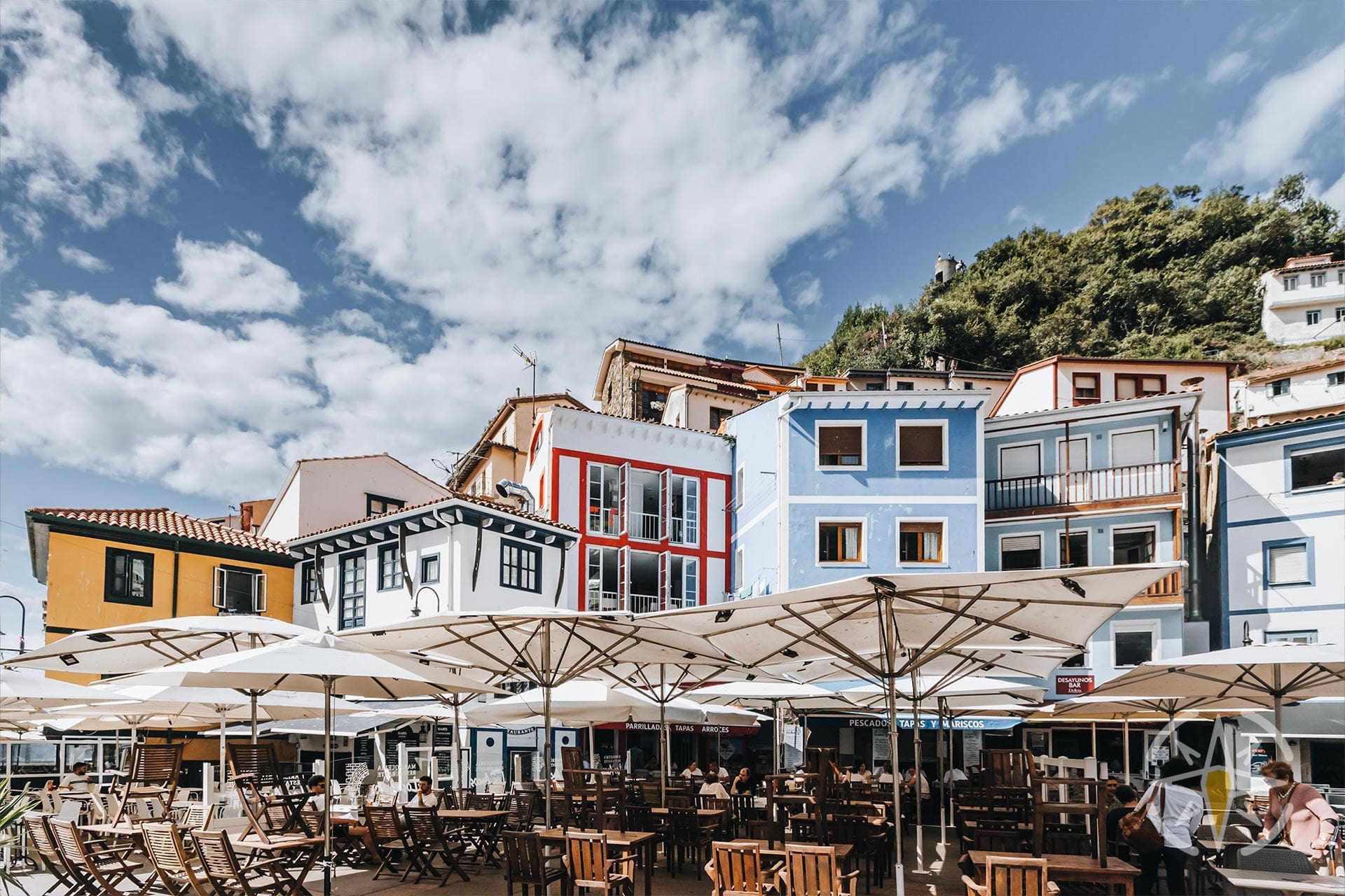 Cudillero, Miasteczko W Asturii, Hiszpania Turystyka