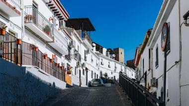 Alora, Białe Miasteczko Na Uboczu Turystycznego Szlaku Andaluzji