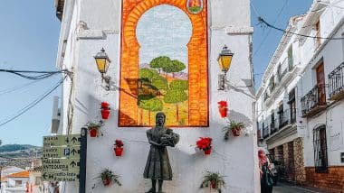 Alora, Białe Miasteczko Na Uboczu Turystycznego Szlaku Andaluzji