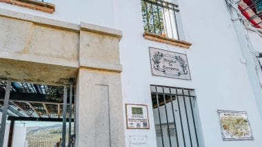 Alora, Białe Miasteczko Na Uboczu Turystycznego Szlaku Andaluzji