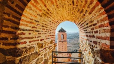 Alora, Białe Miasteczko Na Uboczu Turystycznego Szlaku Andaluzji