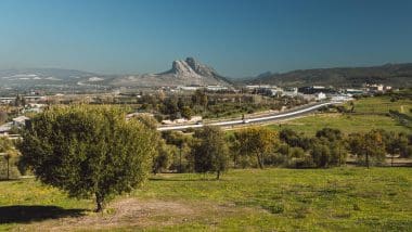 Dolmeny Antequery. Starożytne, Megalityczne Zabytki Andaluzji