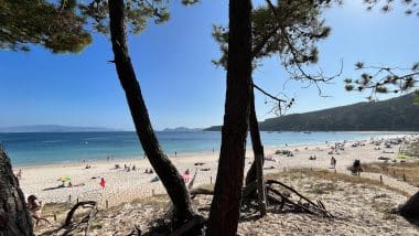 Sekretne zakątki. Plaża Barra w Galicji z niesamowitymi widokami na Atlantyk i Wyspy Cies