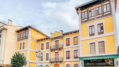 Spacer po Cangas de Onís. Rzymski most, królewskie skarby i dolmeny