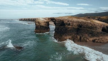 Plaża Las Catedrales - Ikona północnego wybrzeża Hiszpanii
